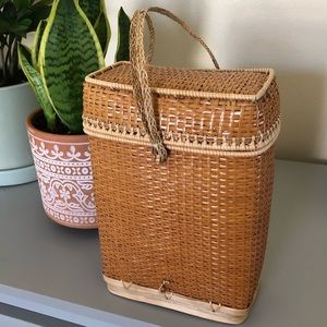 ☀️VINTAGE WICKER RATTAN BASKET BAG☀️